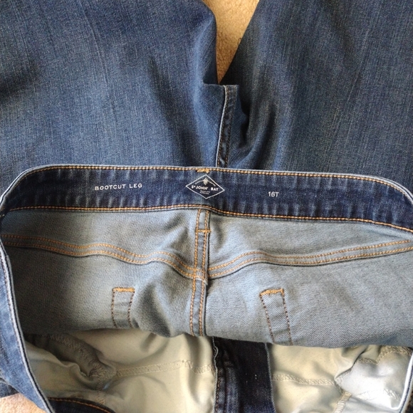 St Johns Bay Jeans Womens 16P Blue Denim Petite Boot Cut Leg Stretch Dark Wash - Picture 4 of 8